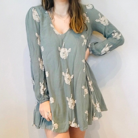 SOLD Free People light green embroidered dress - Picture 3 of 7
